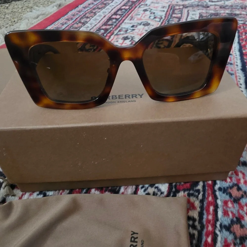 Burberry B 4344-F Daisy Sunglasses Polarized Made in Italy
